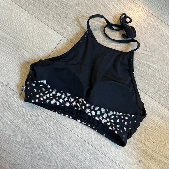 La Vie En Rose Bikini Top - Halter with Metallic Details - Picture 6 of 8